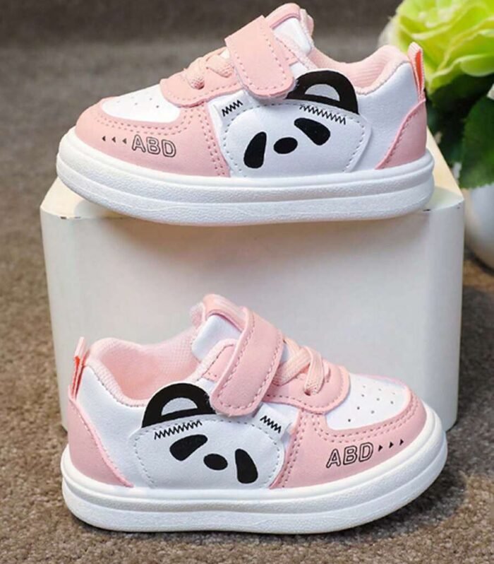 little girls’ cartoon sports shoes